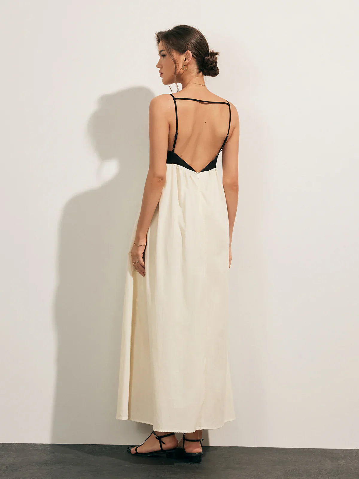 Contrast Open-Back Pocket Dress