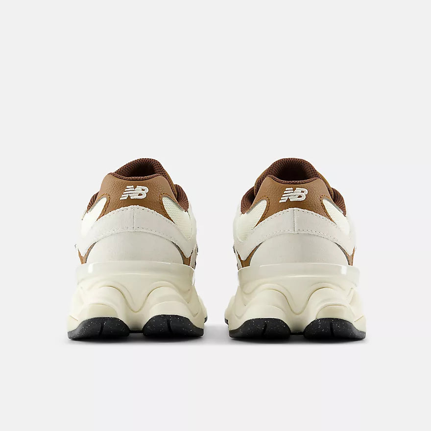 9060 BREAKFAST TEA SHOES